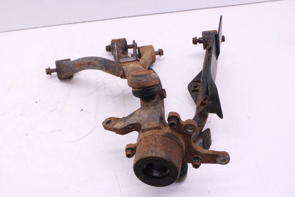 Suzuki Quadrunner 500 LTF500F 1999 delantero inferior superior derecho control brazo nudillo Foto 2 de 4