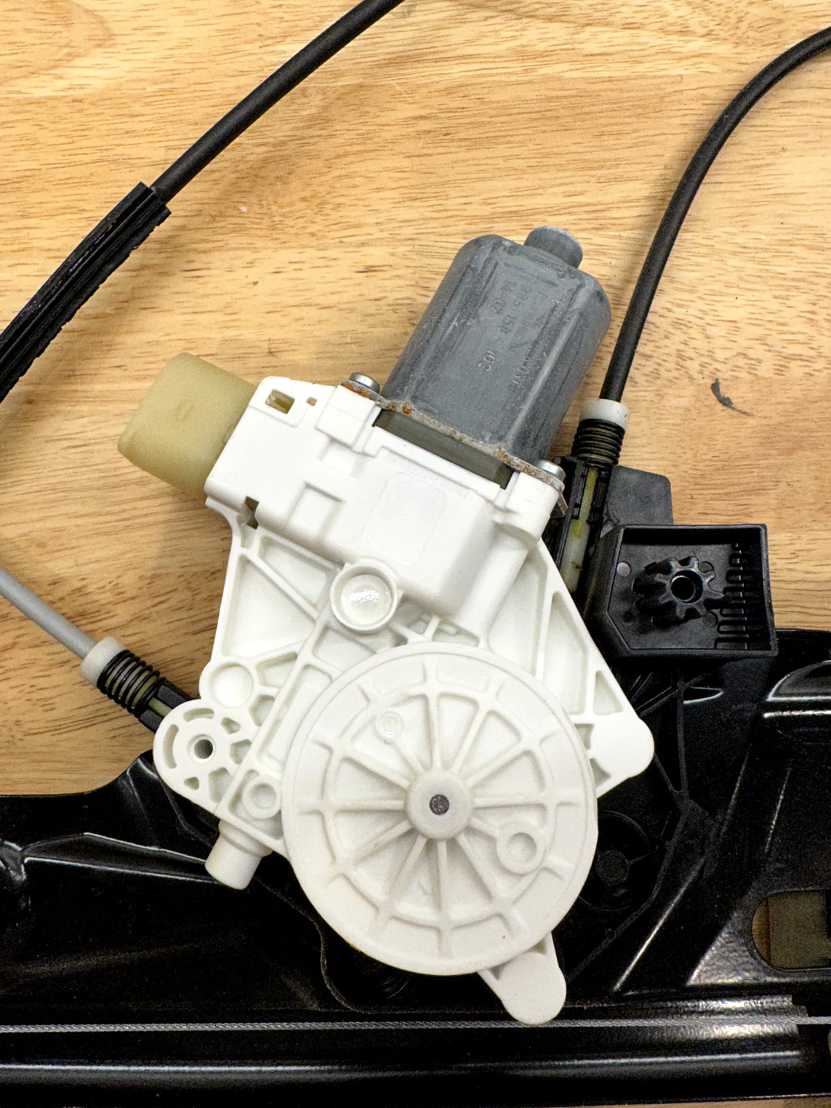 OEM 09-14 Rolls Royce Ghost Rear Left Window Lifter Assembly Drive 51357213531