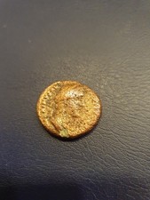 1 Antike gold-bronze-farbende  Münze aus dem römischen Kaiserreich!