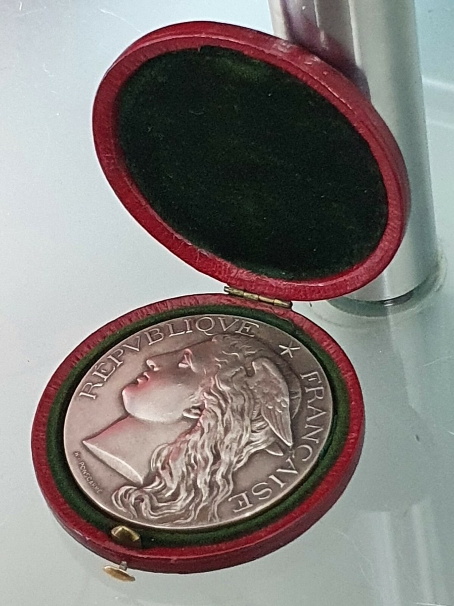 MÉDAILLE EN ARGENT. Nîmes 1888, Concours. Serviteurs Ruraux, par