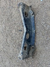 Barra estabilizadora delantera Crossmember 4x4 camioneta Chevy GMC 73-87 SUBURBANA Y BLAZER 73-91 OEM