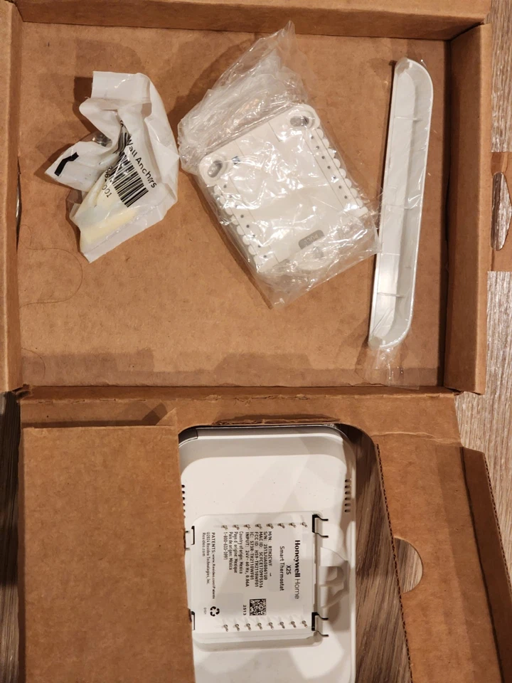 Honeywell X2S Smart Thermostat-- OPEN BOX - Image 4 of 4