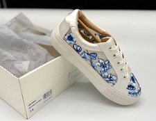 Betsey Johnson SB-NINO Women s Low Top Lace Up Sneaker White/Blue Floral