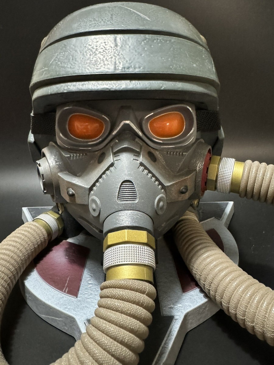 Killzone 3 Helghast HELMET REPLICA With SEALED Killzone 3 Killzone 3 Helghast HELMET REPLICA With SEALED Killzone 3