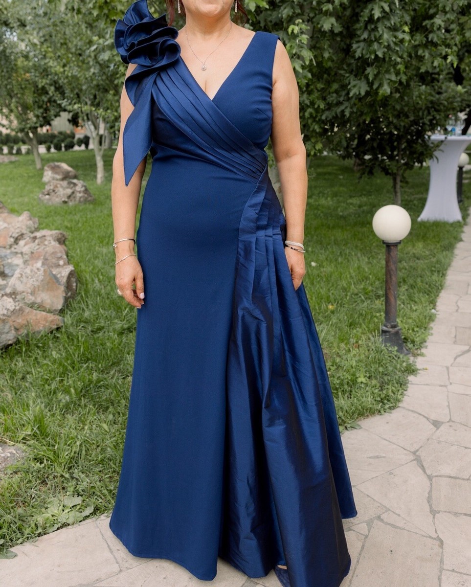 Tadashi Shoji Rosette Detail Sleeveless A-Line Gown