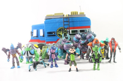 Ben 10: Rustbucket  Deluxe Transforming Vehicle Playset, 17