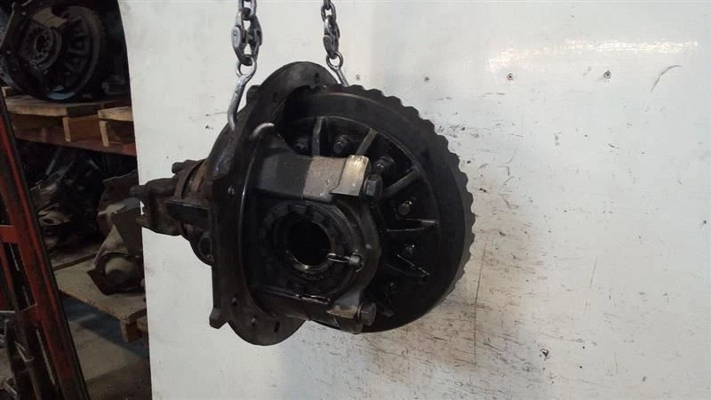 Rockwell RS20-145 Rear Differential/Carrier, 5.13 Ratio 39 Spline   (8292916 Foto 2 de 4