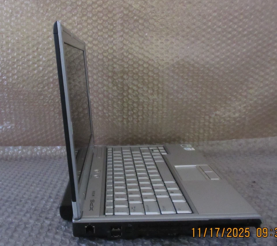 Dell XPS M1210 MXC062 12.1" Intel Core 2Duo @ 2.00GHz 3GB RAM MXC062 SIN OS/HDD. Foto 2 de 4