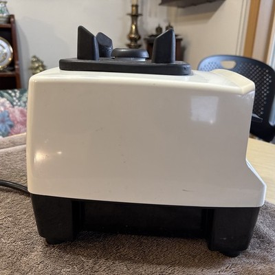 Vitamix VM0103 Vita-mix 5000 Total Nutrition Center Blender for