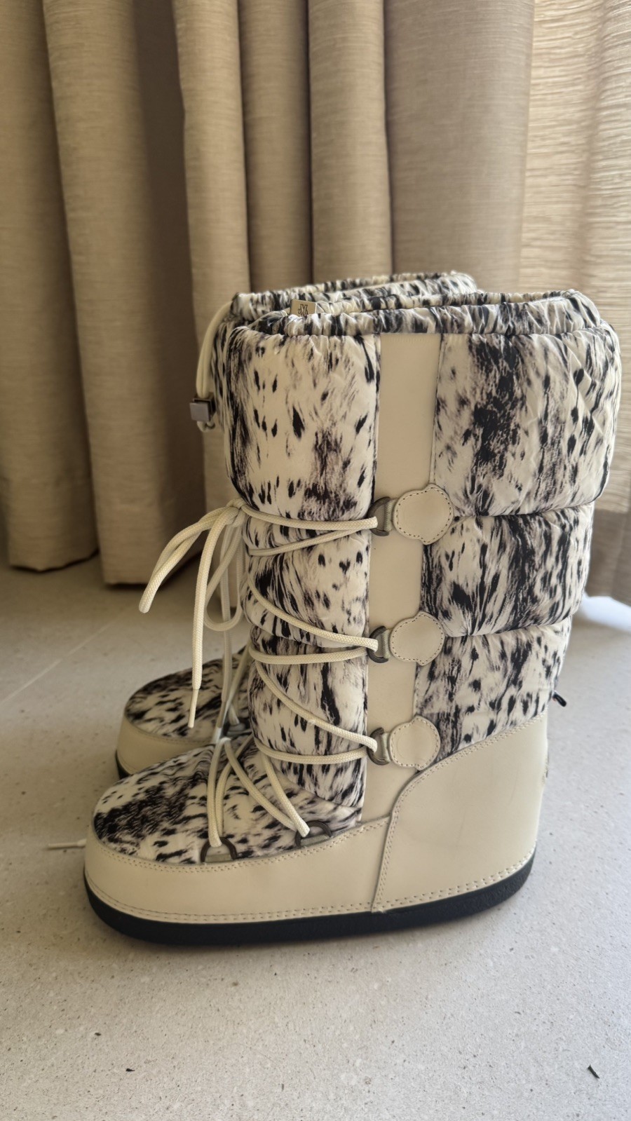 MONCLER white & black Snow Boots 42 (Worn 1 time) thumbnail 3