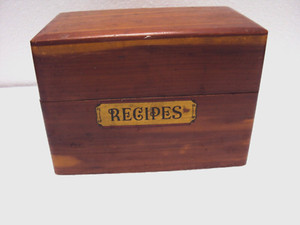 Vtg Recipe File Box  Wood Mid Century 5 1/2" x 3 1/4" x 3 3/4" High