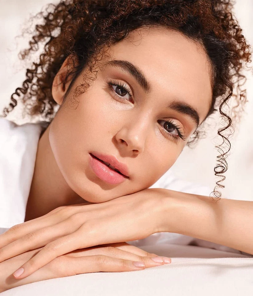 ANNEMARIE BÖRLIND - MAQUILLAJE ANTIENVEJECIMIENTO - bronce - alisado levantamiento y refinamiento... Foto 4 de 4