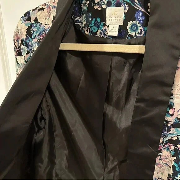 Chaqueta Blazer Esmoquin LC Lauren Conrad Azul Intención Floral Manga Larga, Talla 4 Foto 4 de 4
