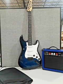 LYX PRO 39" 6 String Electric Guitar & Starter Kit W/ 20W Amplifier 2 Picks