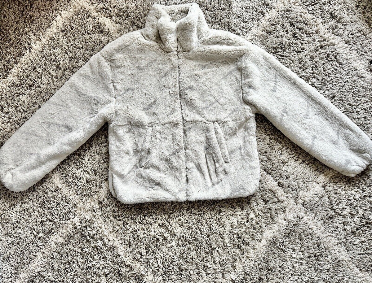 nike white fuzzy jacket