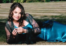 Ruth Wilson autograph signed 20x30 cm picture