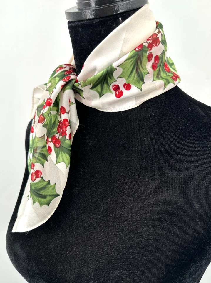 Cachecol quadrado Echo feminino tom marfim sobre tom listrado férias inverno azevinho bagas - Imagem 3 de 4