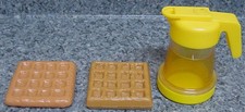 FISHER PRICE Fun Food Grocery Market Toy 2 WAFFLES POURING SYRUP CONTAINER