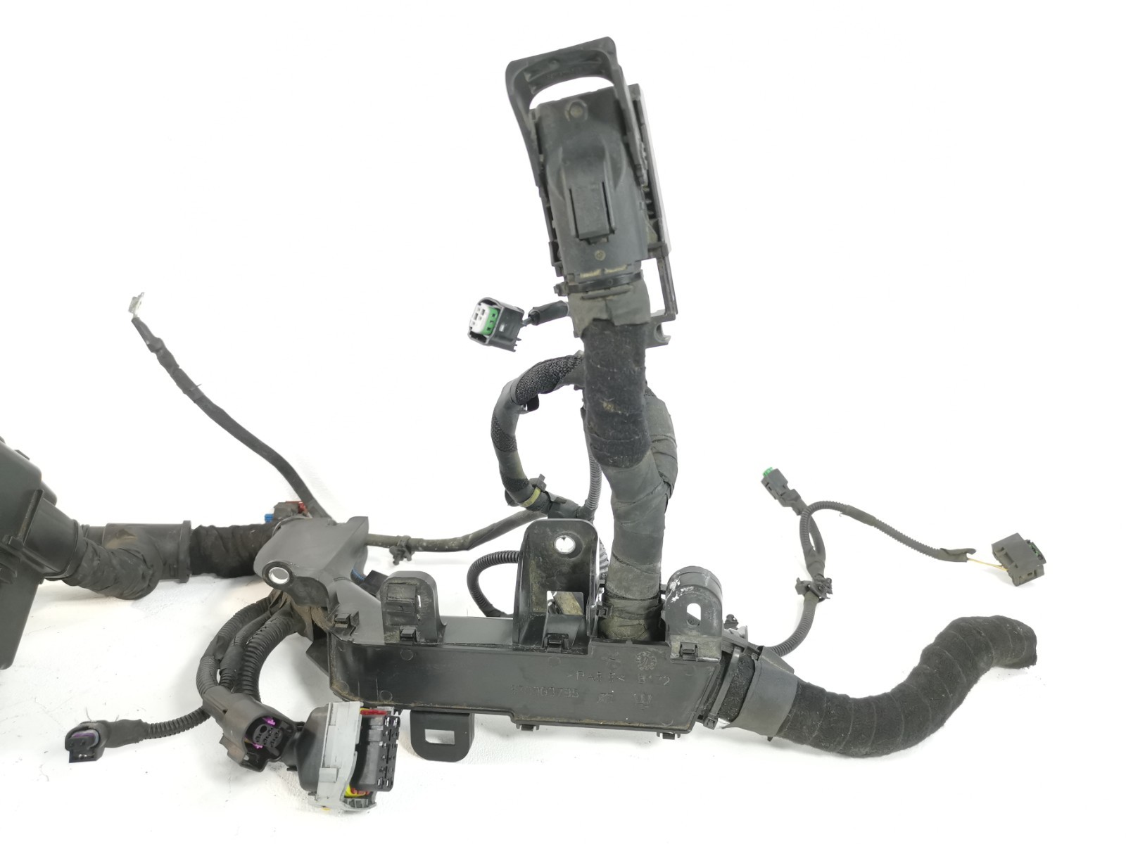 Maserati Levante 3.0 L 2017 Engine Bay Wiring Harness & Fuse Box 670003795 OEM