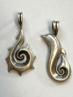 2 ZIKZOK PEWTER HOOK PENDANTS