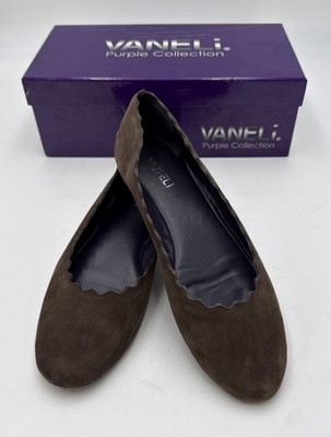 Vaneli Baird Scallop Ballet flat in Brown suede - Size 8.5 MSRP  $135