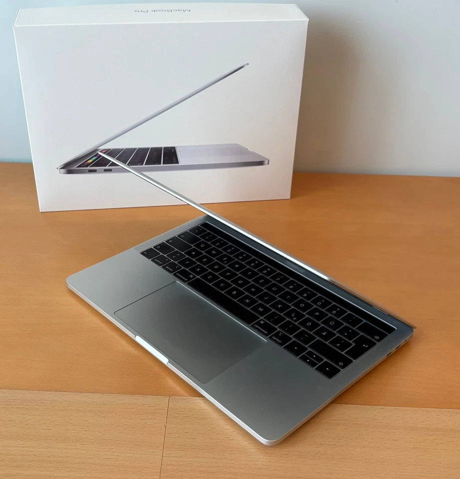 Apple MacBook Pro 13 Touch Bar A1989 2018 I5-8279U 512GB-SSD 16GB-RAM Silber - Bild 4 von 4