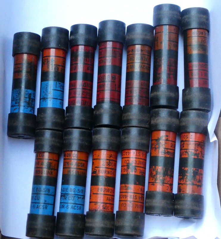 BURNDY lot of 13 Insulink connectors  Mixed Colors ( sizes )