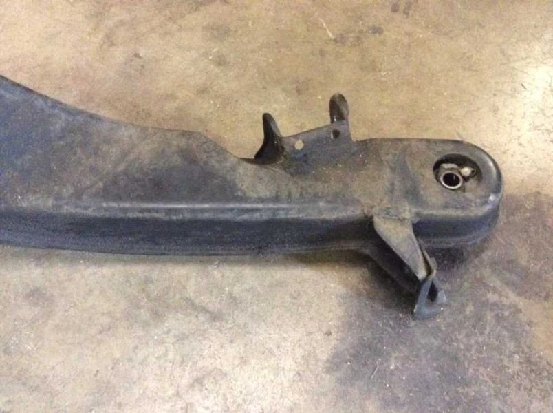 1977-1985 MERCEDES BENZ 300D REAR SUBFRAME FRAME CROSSMEMBER - Image 4 of 4
