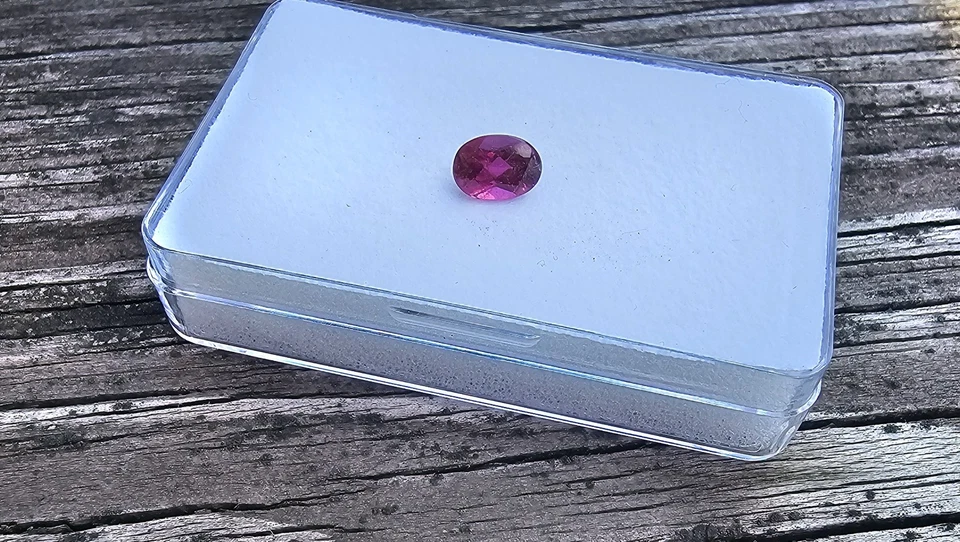 Rubelite Tourmaline 7.3mm x5.2mm Oval Loose Gemstone! - Image 4 of 4