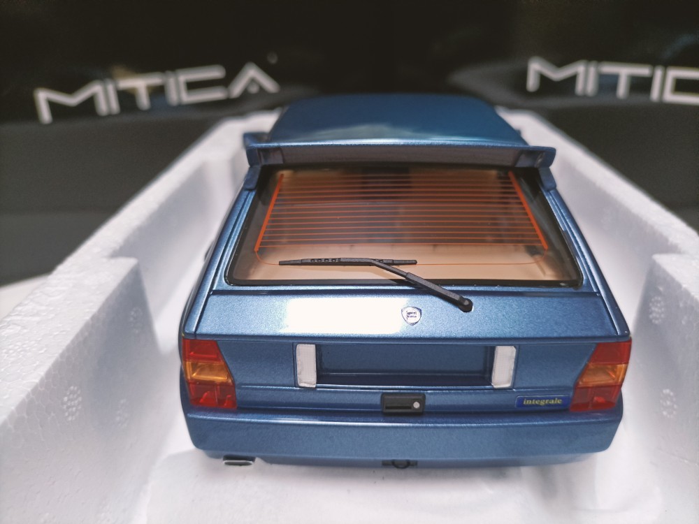 MITICA 1:18 Lancia 4-door hatchback sports car model Lancia Delta Evo II in blue