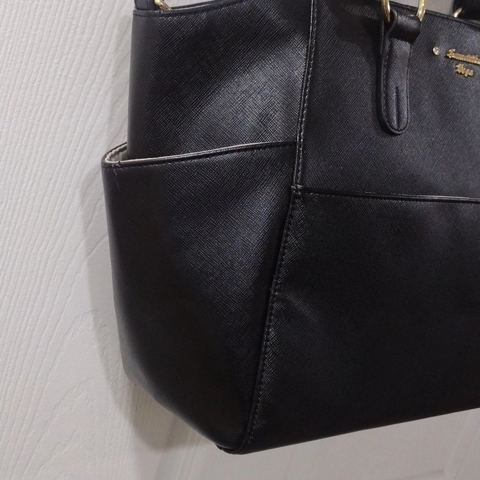 Samantha Vega Black Leather 2 ways Shoulder Bag Handbag - Good Condition - Image 4 of 4