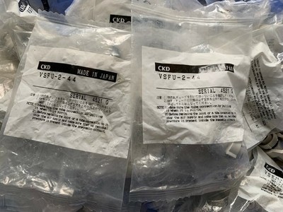 1pc CKD vacuum   VSFU-2-44 *ll