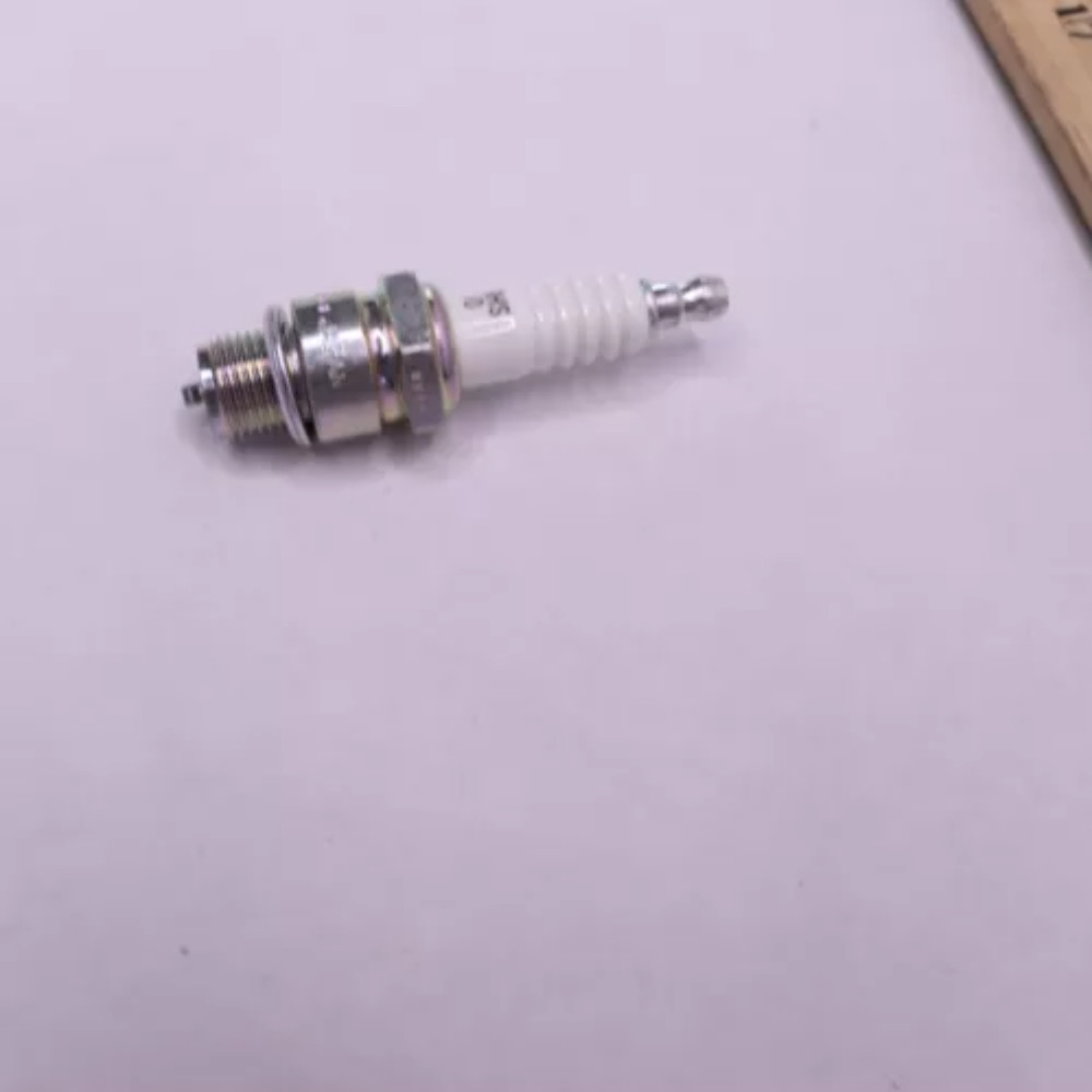 QTY 2  NEW NGK B8HS-10 5126 Spark Plug Motorcycle ATV Snowmobile