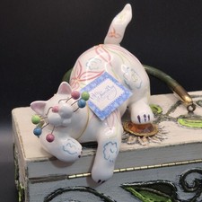 WhimsiClay By Amy Lacombe 2003 Fancy Felines Sweet Sue Cat Figurine White Floral