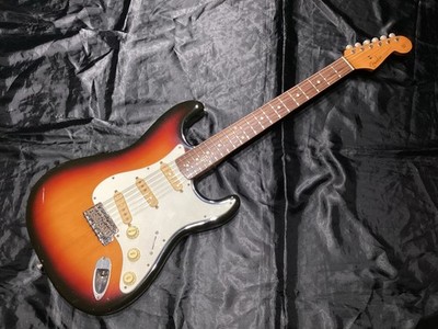 Fender Japan ST62 3-Tone Sunburst 1991-1992 Used Rosewood