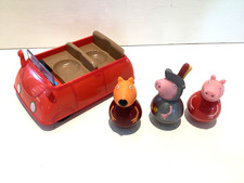 Peppa Pig Weebles Push-Along Wobbily Car & Weebles Figures