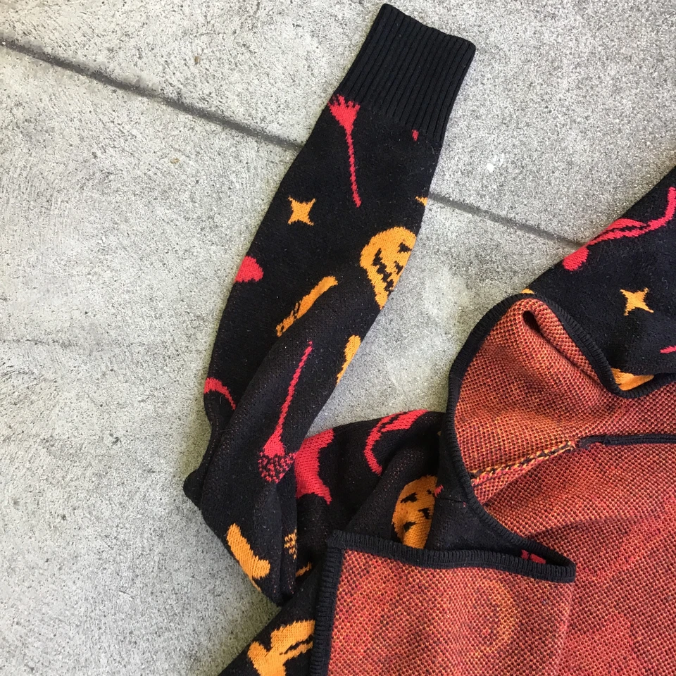 Cárdigan Her Universe Disney Hocus Pocus Mujer Pequeño Dani Con Capucha Flecos Foto 3 de 4