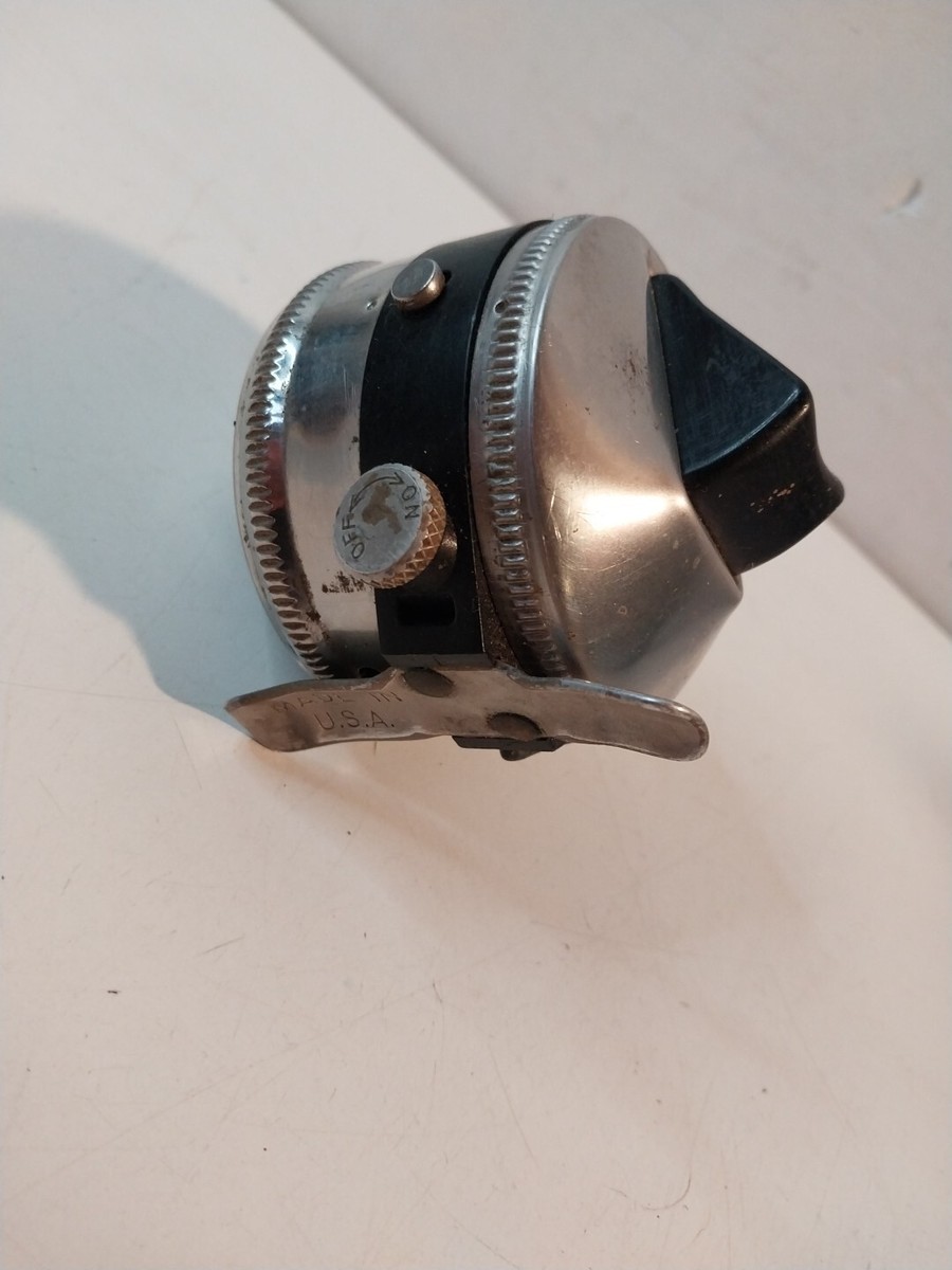 Vintage Zebco Spinner Model 33 Spincasting Fishing Reel Made