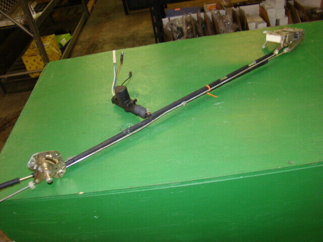 Maserati BiTurbo Left Door Lock/Release Mechanism Assembly