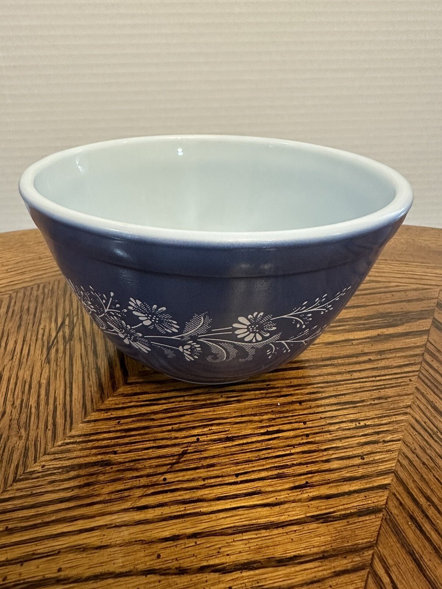 Vintage Pyrex Colonial Mist 401 Mixing Bowl Blue Daisy with White