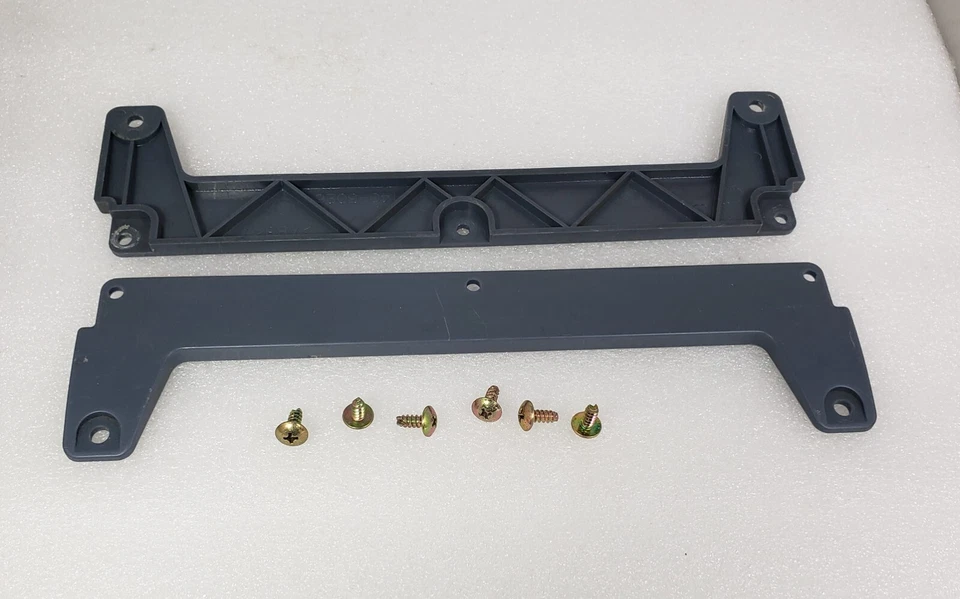 Naomi 2 PCB Leg Screw Set x 1 Sets for Video Arcade Game PC Board Parts - Image 3 of 3