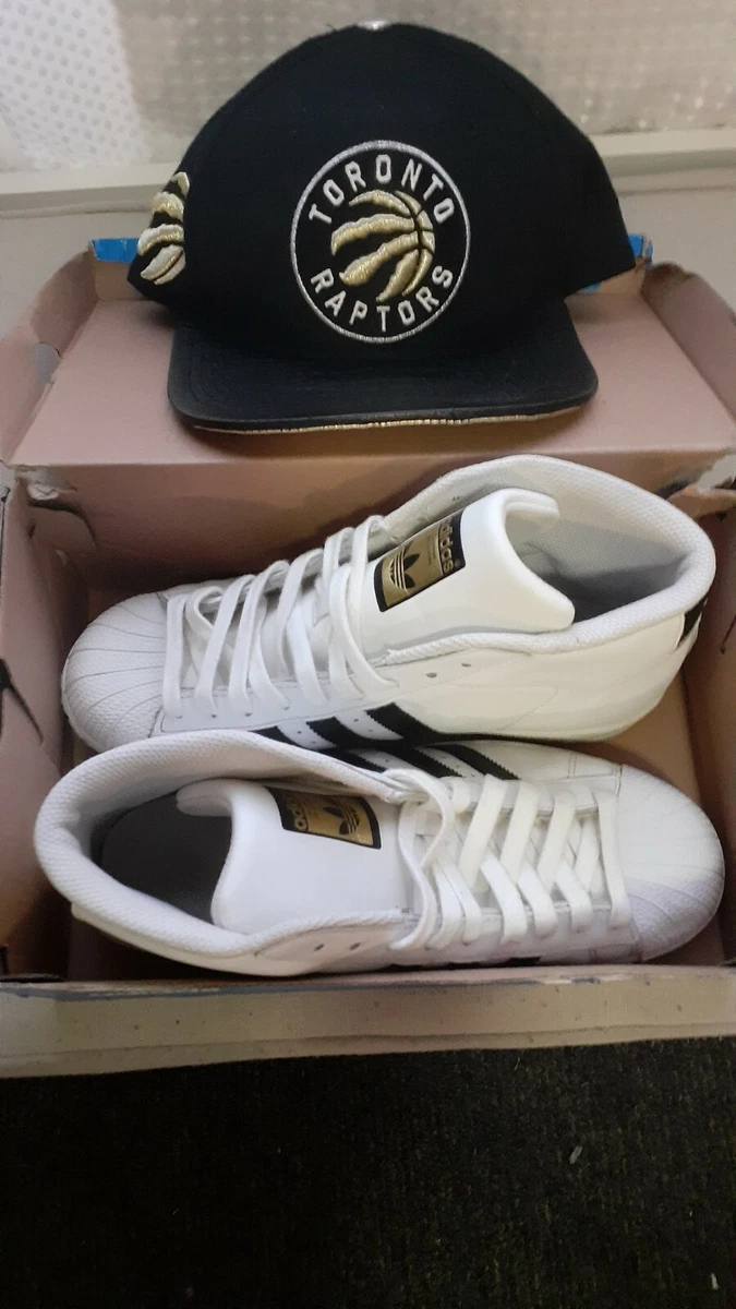 Adidas top superstar toronto