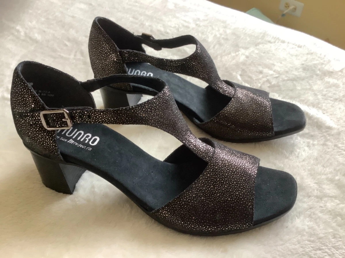 Munro sandals deals