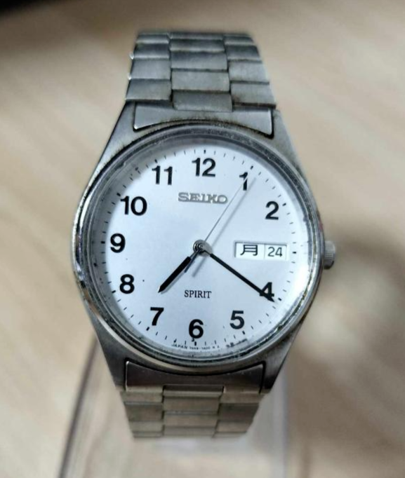 時計 SEIKO SPIRIT 7N48-7000 QUARTZ 10 BAR s-l400.jpg