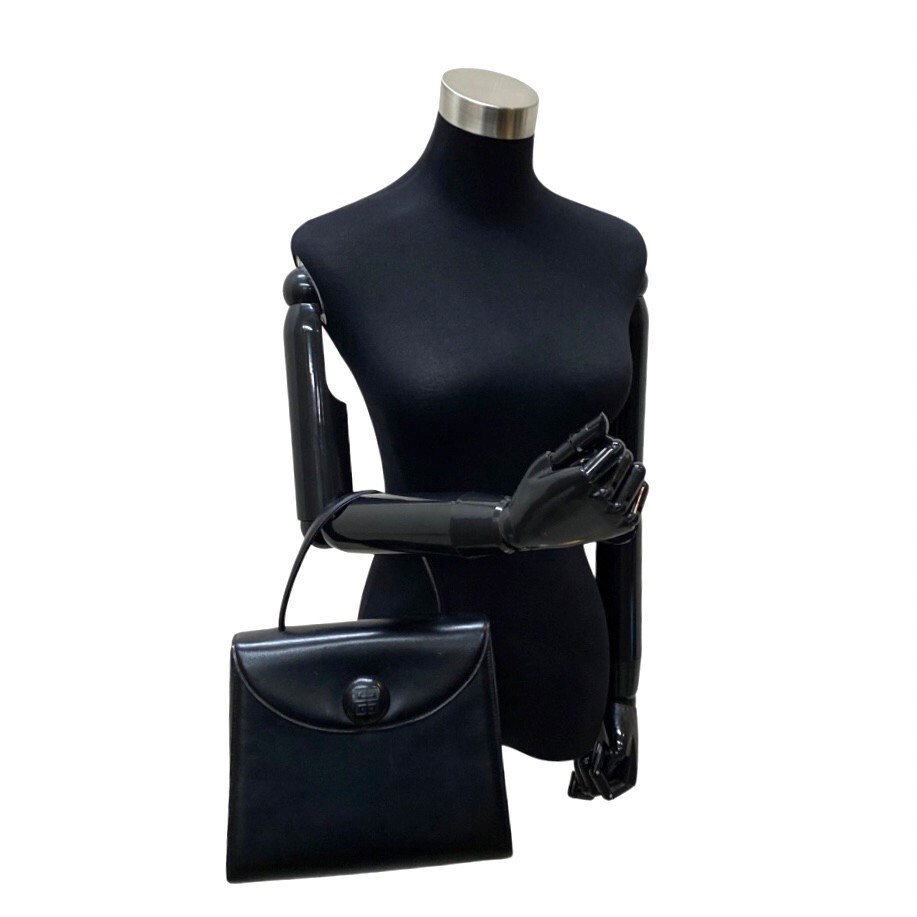 Givenchy 4G Logo Leather Shoulder Bag Metal Fittings Vintage Authentic thumbnail 3