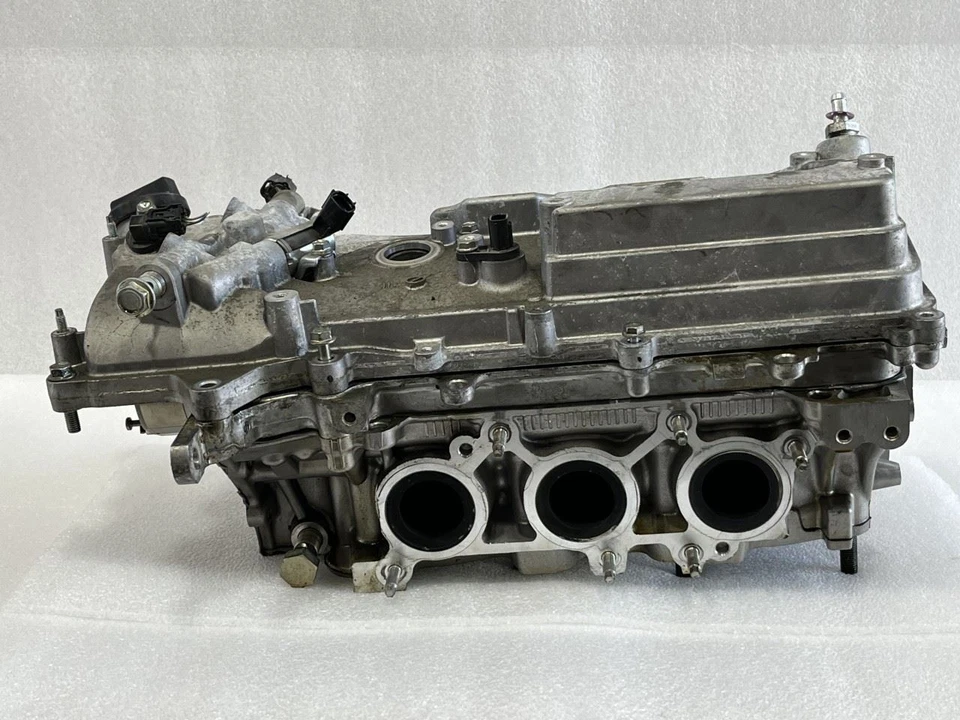 2014 LEXUS GS350 ENGINE CYLINDER HEAD ASSEMBLY LEFT DRIVER SIDE - Image 2 of 4
