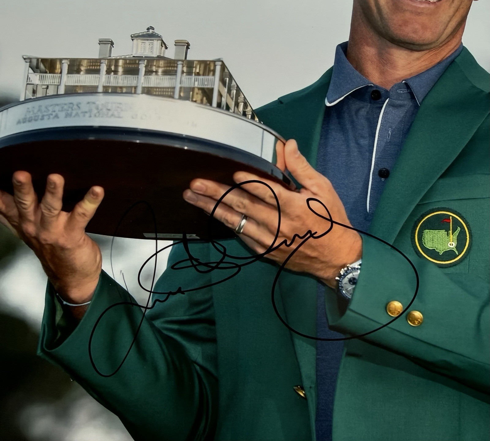Rory Mcilroy Signed 8x10 Photo Masters Trophy Celebration Win PSA DNA COA Auto view 2