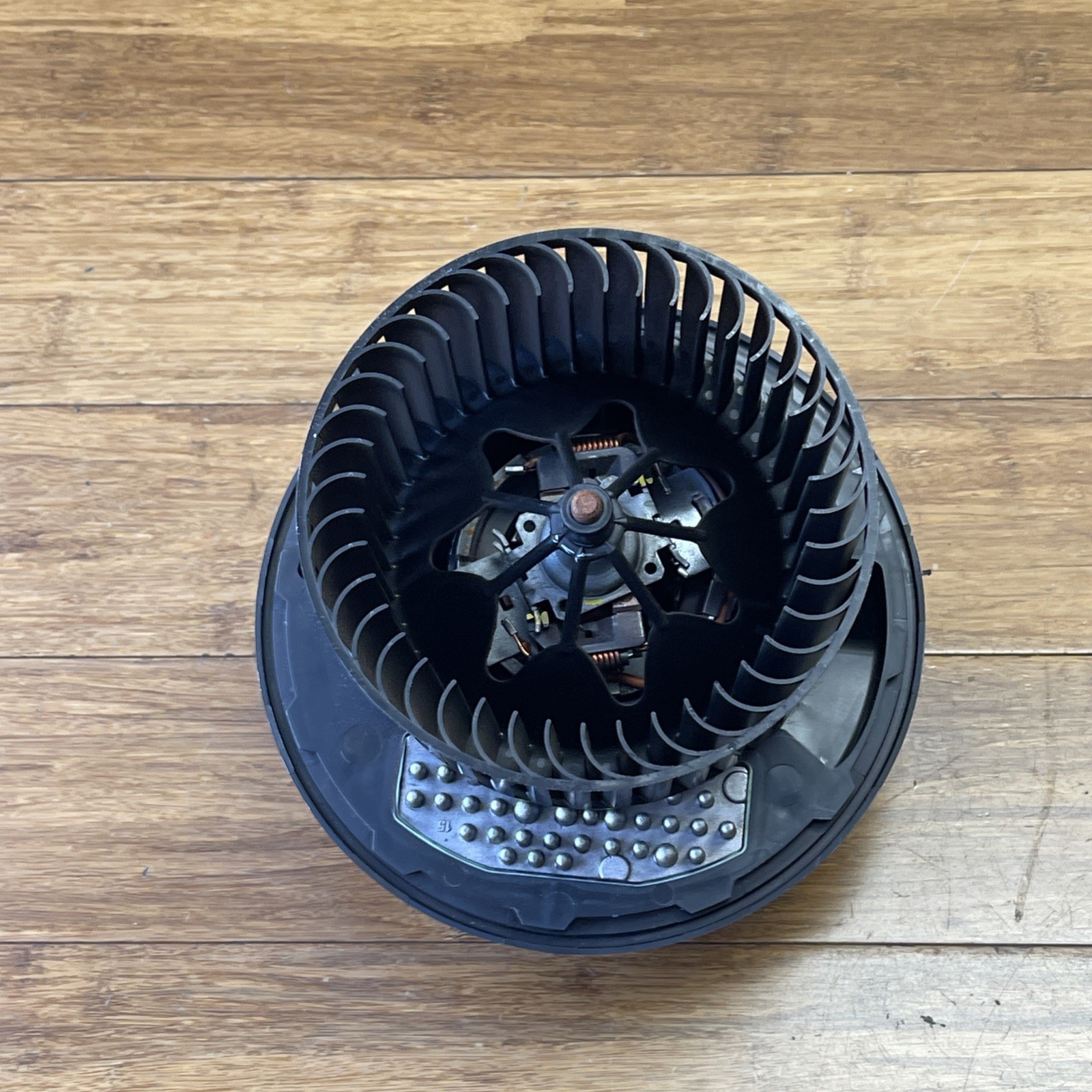 2014-2020 BMW i8 I12 Front HVAC Air Conditioning Blower Motor Fan Assembly OEM