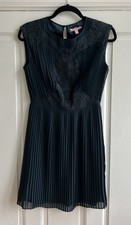Ted Baker London Saskiah Lace Pleated Dark Green Dress Sz UK 1/US 2-4 Elegant