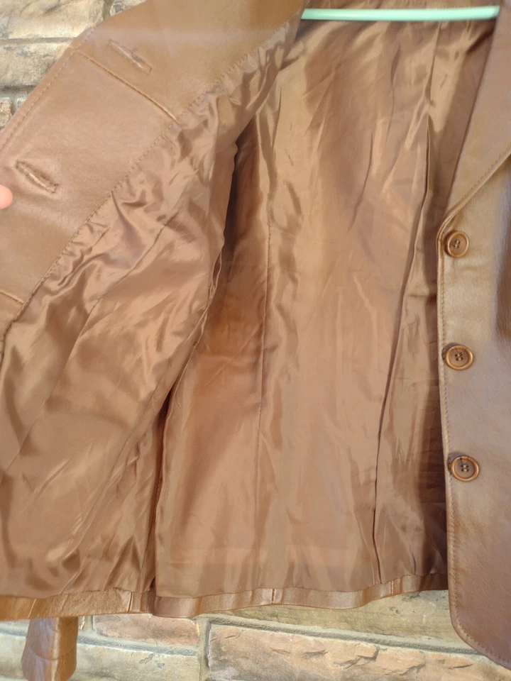 Blazer para mujer de cuero genuino color coñac talla pequeña con bolsillos Foto 3 de 4